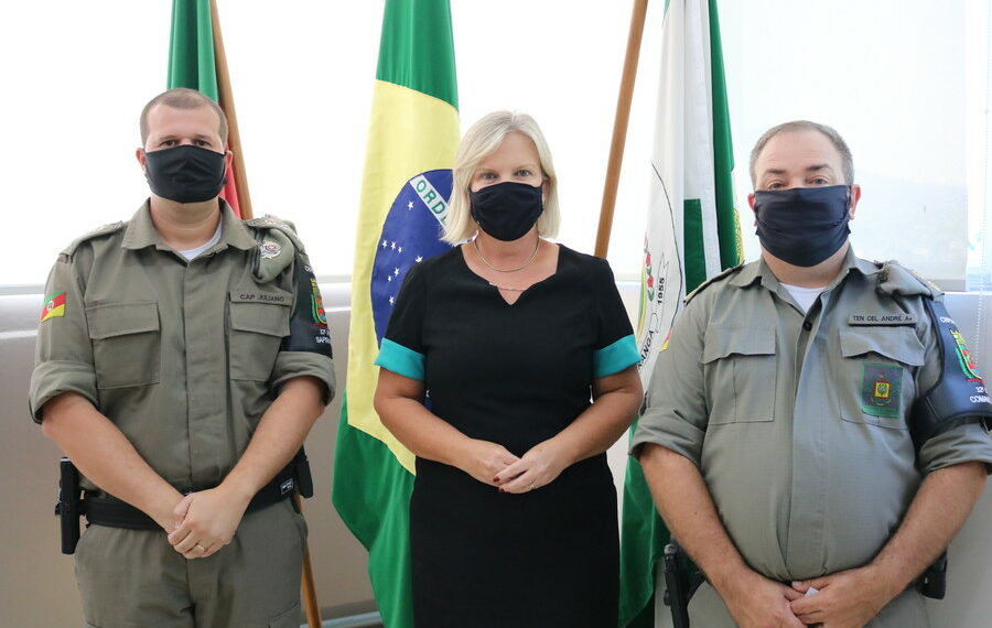 Prefeita de Sapiranga recebe o novo comandante do 32° BPM