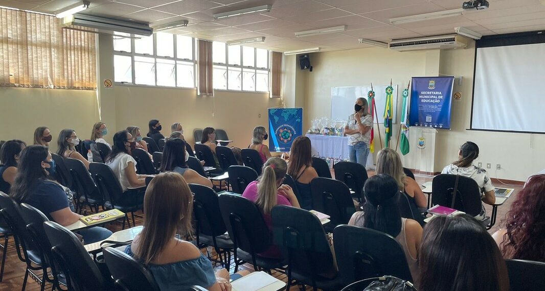 Secretaria de Educação de Sapiranga realiza reunião com equipes diretivas sobre ao ano letivo 2022