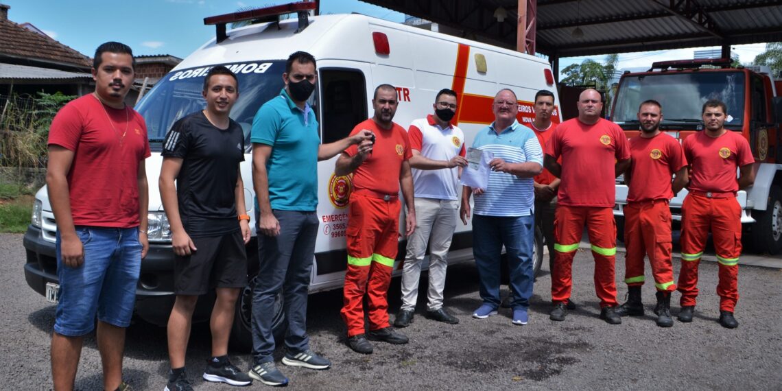 Ambulância de resgate é entregue ao Corpo de Bombeiros Voluntários de Nova Hartz