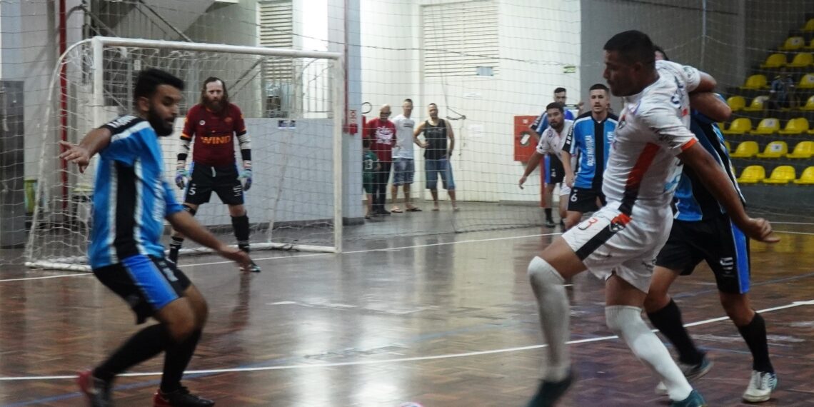 Equipes dividem liderança do Futsal Série Ouro de Campo Bom