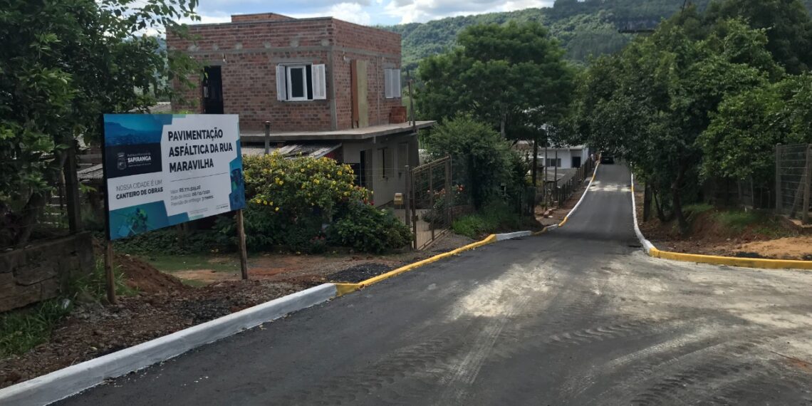 Conclusão do asfalto na Rua Maravilha deixa moradores felizes em Sapiranga
