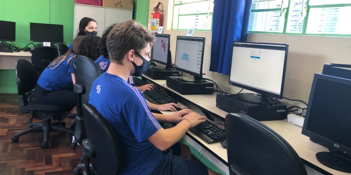 Escolas de Campo Bom são contempladas com impressoras 3D