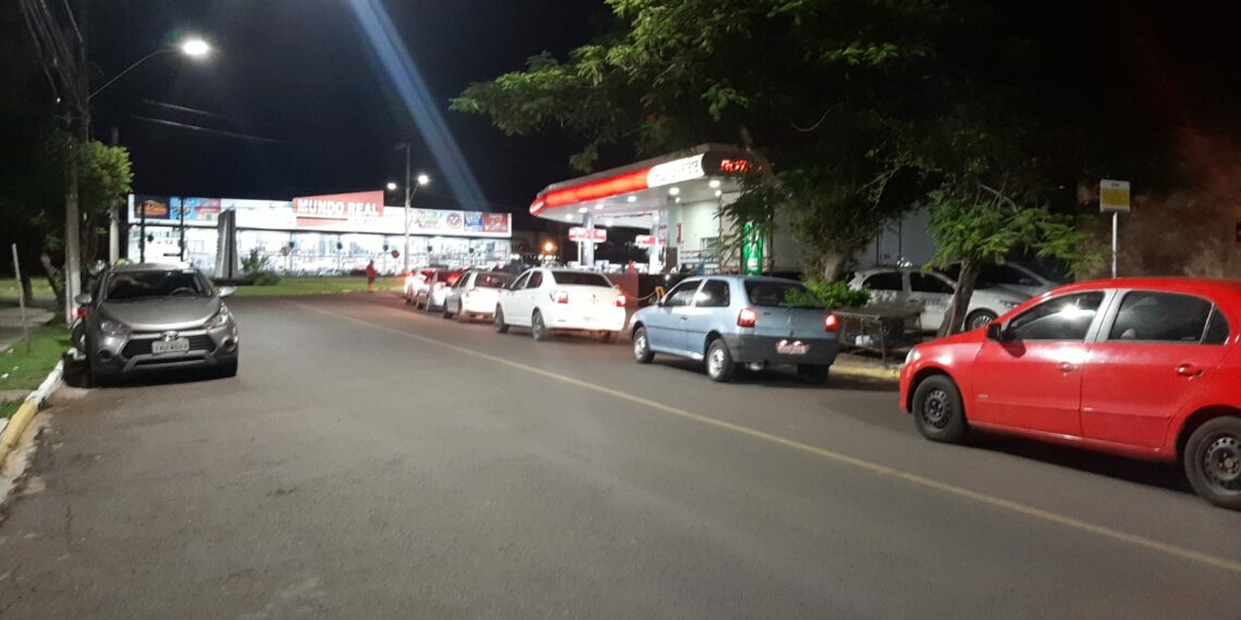 Aumento no preço dos combustíveis provoca filas em postos de Sapiranga