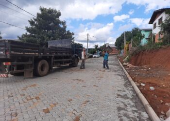 Mais três ruas de bairro tradicional de Nova Hartz receberam pavimentação e moradores destacam ação