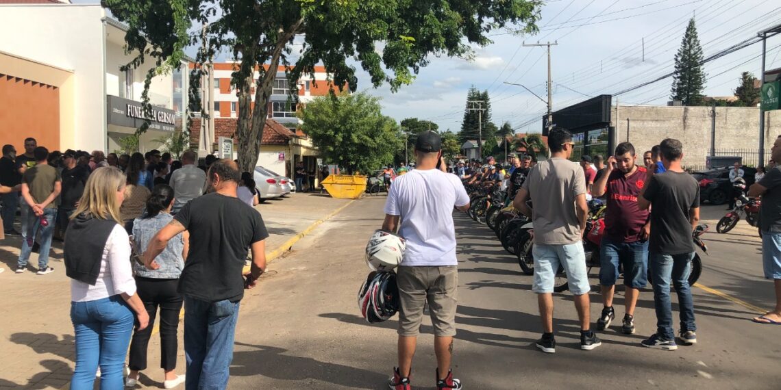 Velório de sapiranguense é acompanhado por ciclistas da cidade