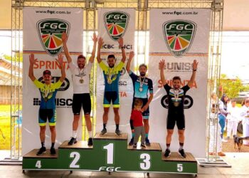 Equipe Eagle sobe ao pódio em etapa do Campeonato Gaúcho de Ciclismo de Estrada