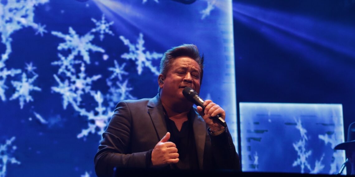 VEJA FOTOS: Leonardo emociona e encerra programação do Festejando Parobé com chave de ouro