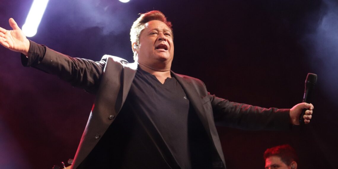 VEJA FOTOS: Leonardo emociona e encerra programação do Festejando Parobé com chave de ouro