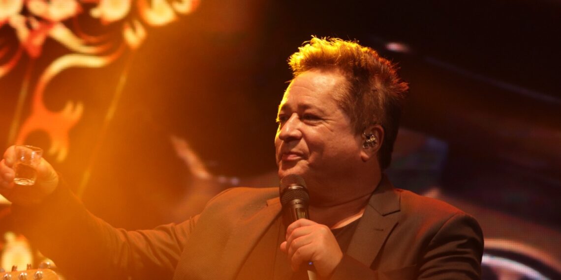 VEJA FOTOS: Leonardo emociona e encerra programação do Festejando Parobé com chave de ouro