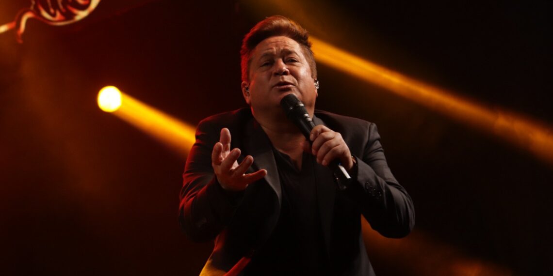 VEJA FOTOS: Leonardo emociona e encerra programação do Festejando Parobé com chave de ouro