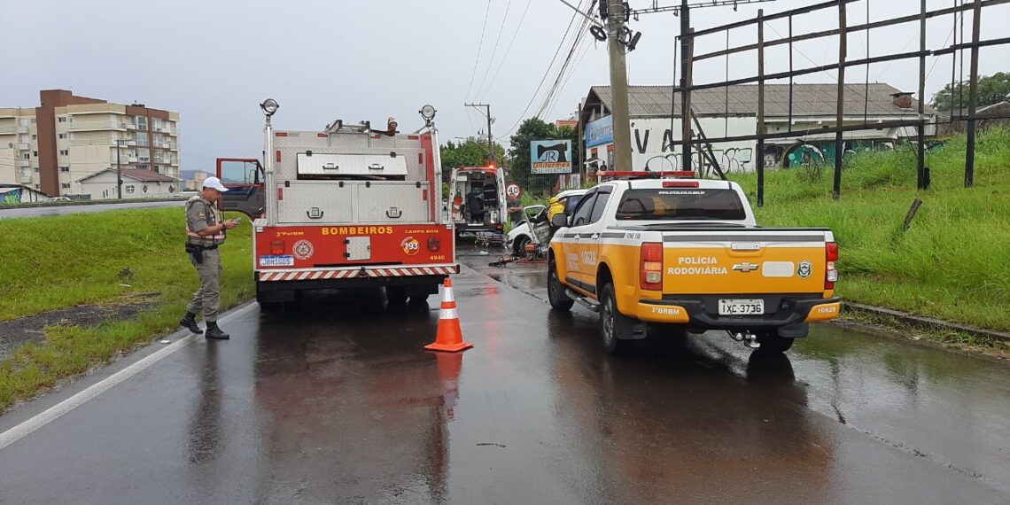 Motorista fica preso às ferragens após acidente de trânsito em Sapiranga