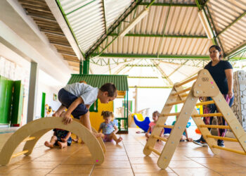 Estudantes já aproveitam brinquedos novos instalados nas escolas da rede municipal de Sapiranga