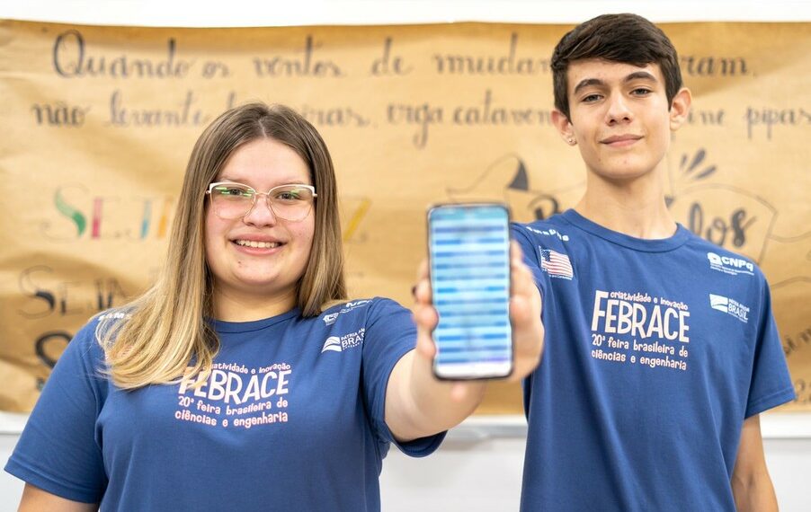 Alunos de Sapiranga desenvolvem aplicativo para celular que aborda a ansiedade