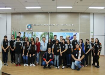 Projeto Câmara Aberta de Campo Bom recebe alunos do Projeto Pescar