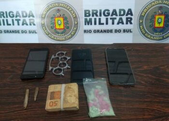 Brigada Militar prende três pessoas por tráfico de drogas em Campo Bom
