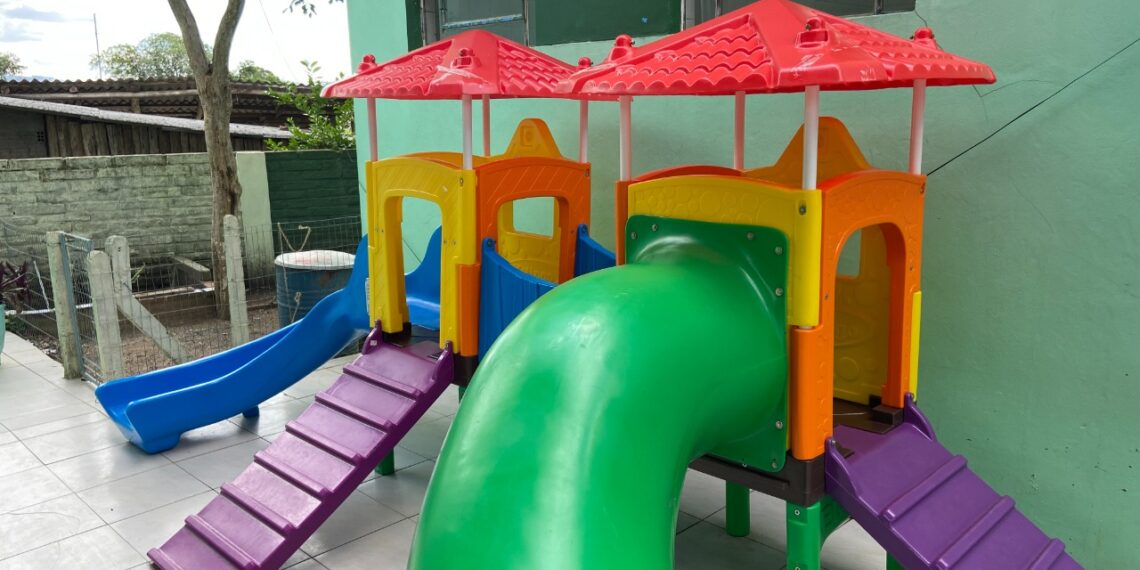 Novos brinquedos entregues nas escolas da rede municipal em Sapiranga