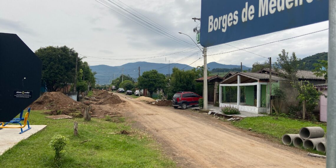 Prefeitura de Nova Hartz pavimenta rua Borges de Medeiros