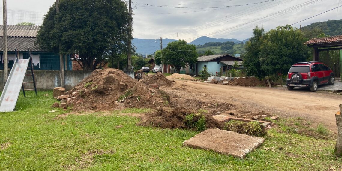 Prefeitura de Nova Hartz pavimenta rua Borges de Medeiros
