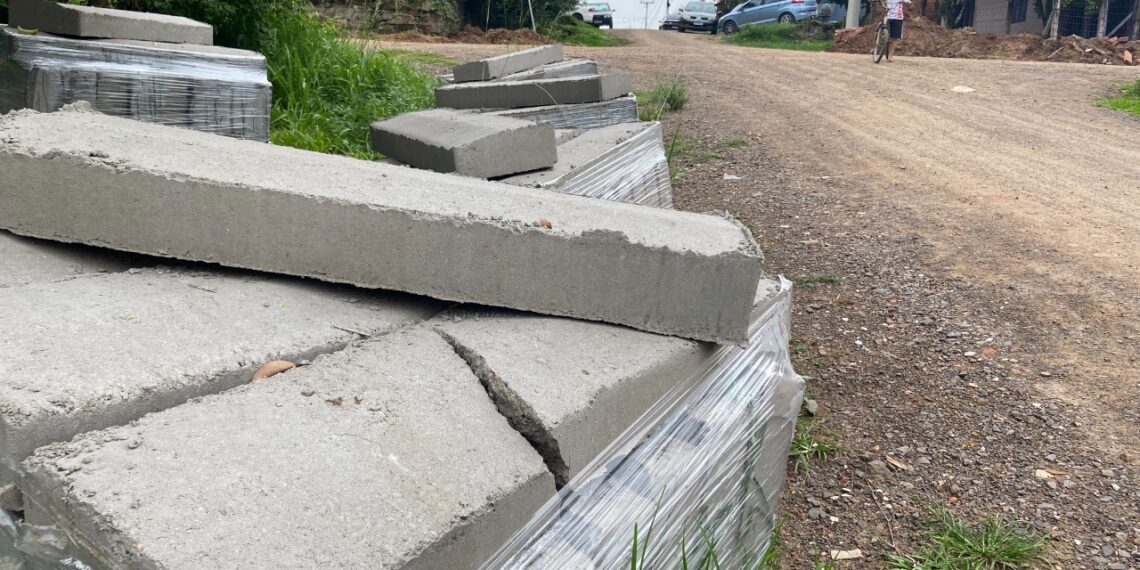 Prefeitura de Nova Hartz pavimenta rua Borges de Medeiros