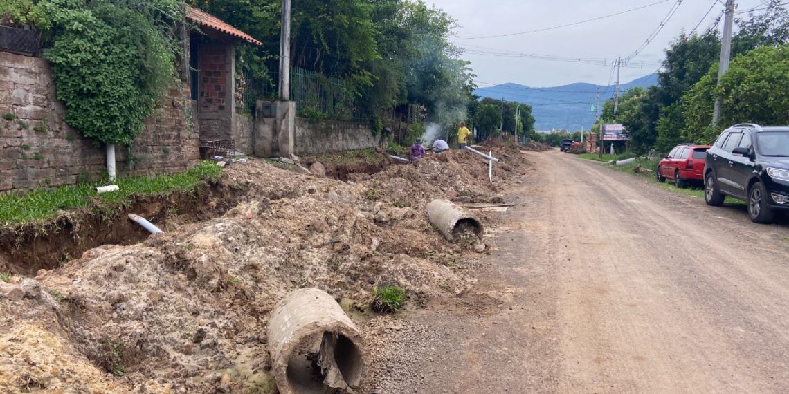 Prefeitura de Nova Hartz pavimenta rua Borges de Medeiros