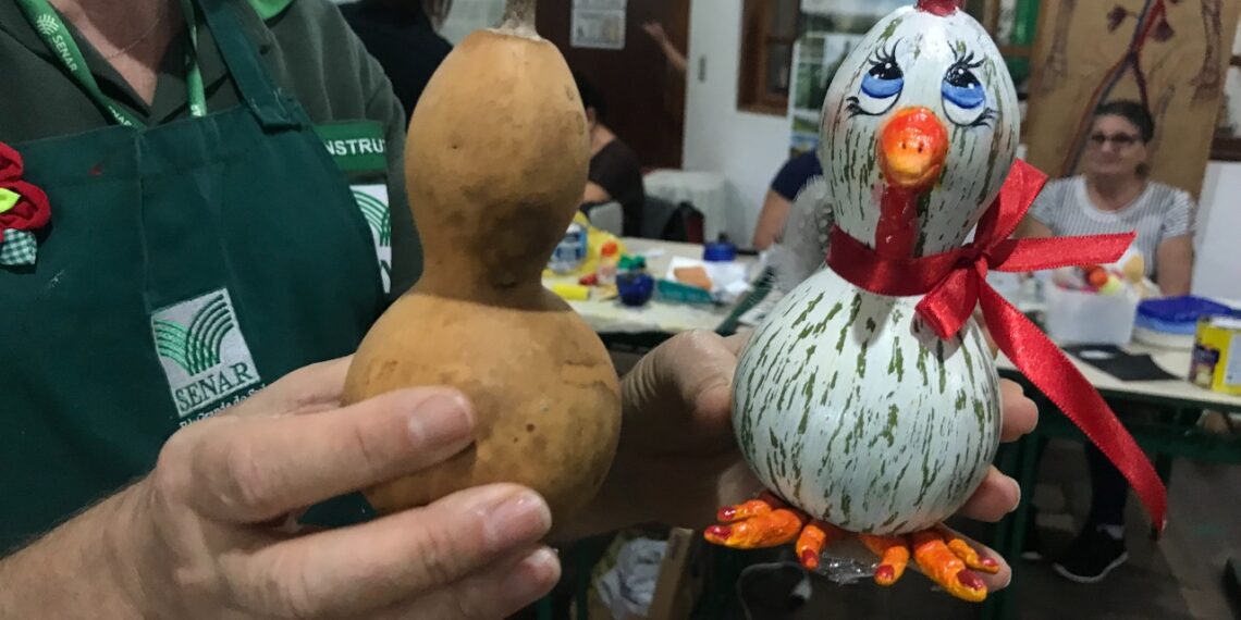 Cemeam realiza cursos de artesanato em porongos