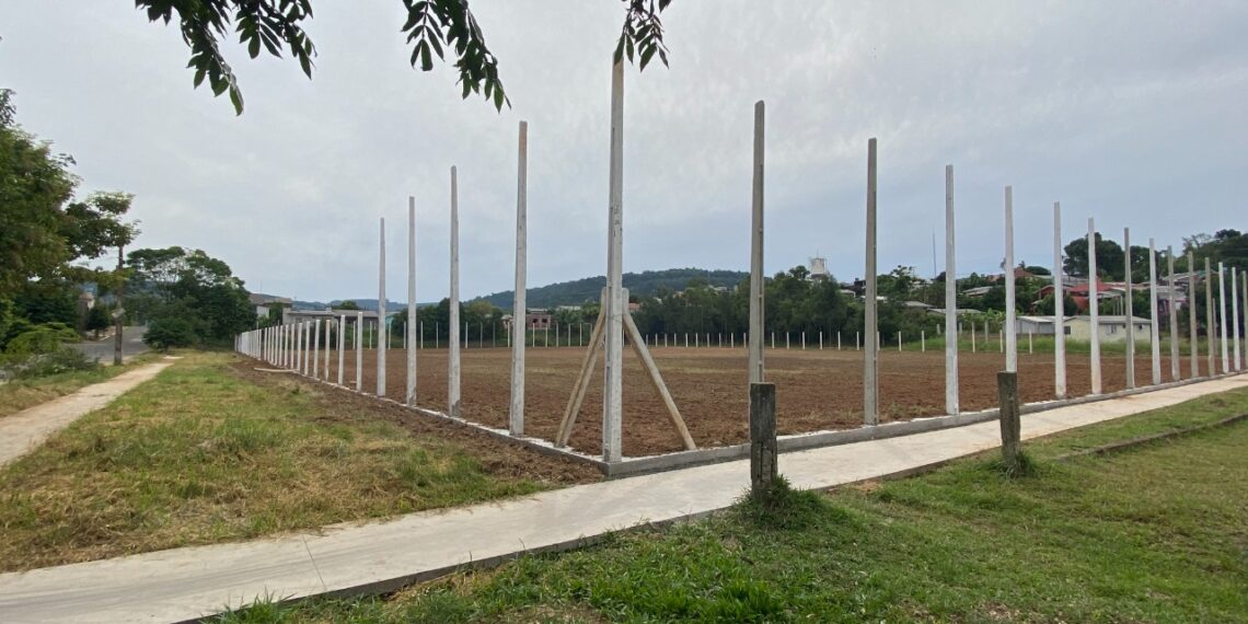 Novo campo em construção no bairro Oeste em Sapiranga
