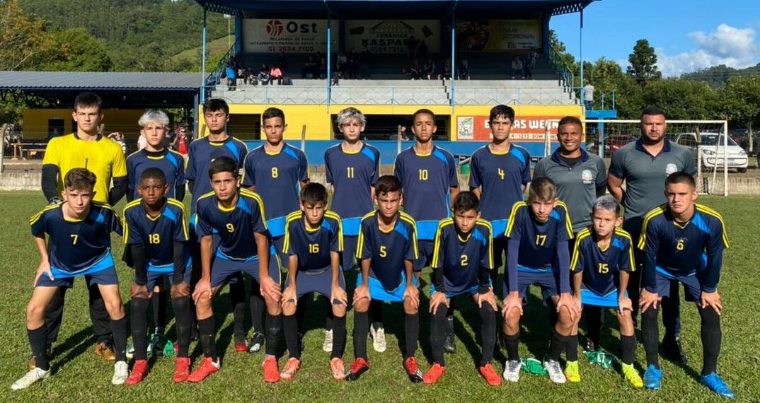 Sub-14 do Programa Acolher de Campo Bom vence na estreia da Lifesa