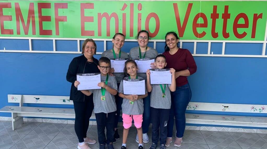 Escolas de Campo Bom recebem premiação de feira de ciência e tecnologia