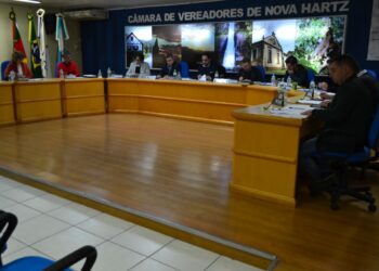 Transporte escolar é tema de convocação da secretária ao Legislativo de Nova Hartz