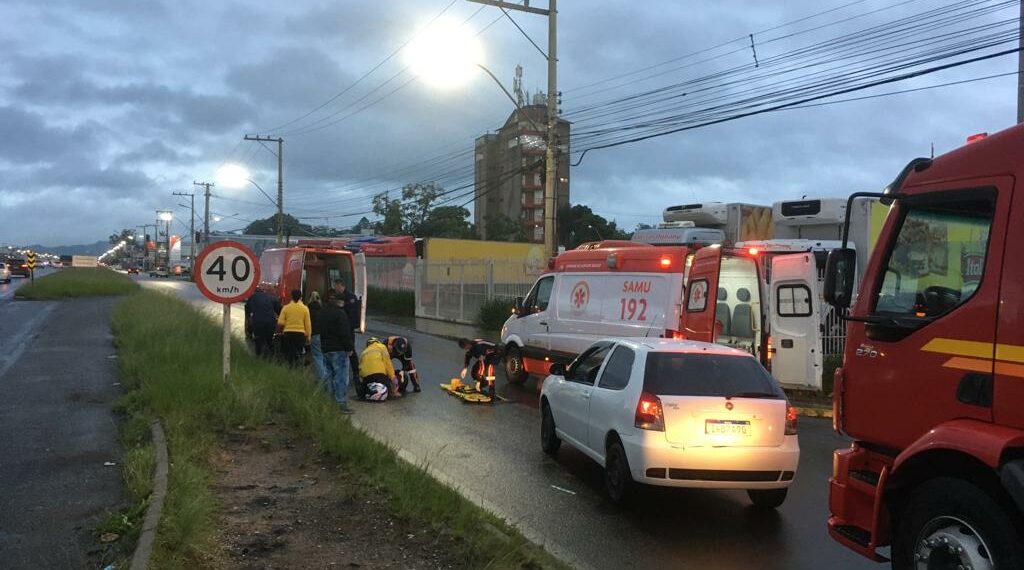 Motociclista fica ferida em acidente com carro e moto em Sapiranga