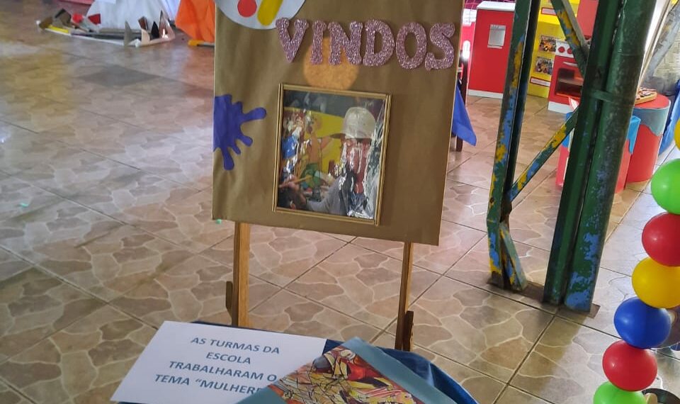 Exposição de trabalhos na UEI Dr. Décio em Sapiranga