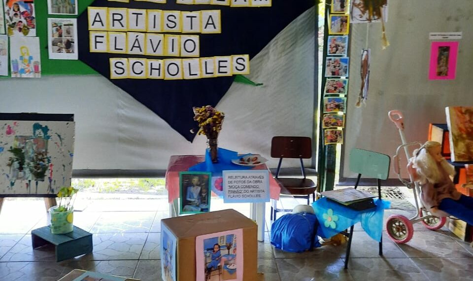 Exposição de trabalhos na UEI Dr. Décio em Sapiranga