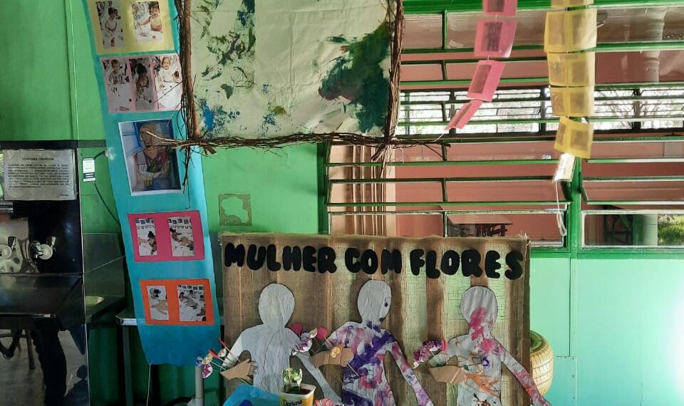 Exposição de trabalhos na UEI Dr. Décio em Sapiranga