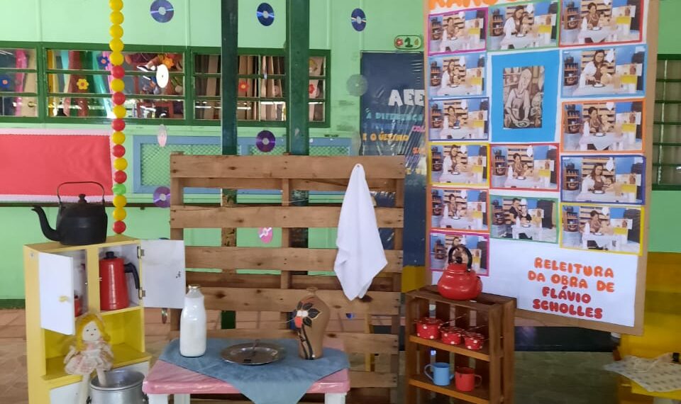 Exposição de trabalhos na UEI Dr. Décio em Sapiranga