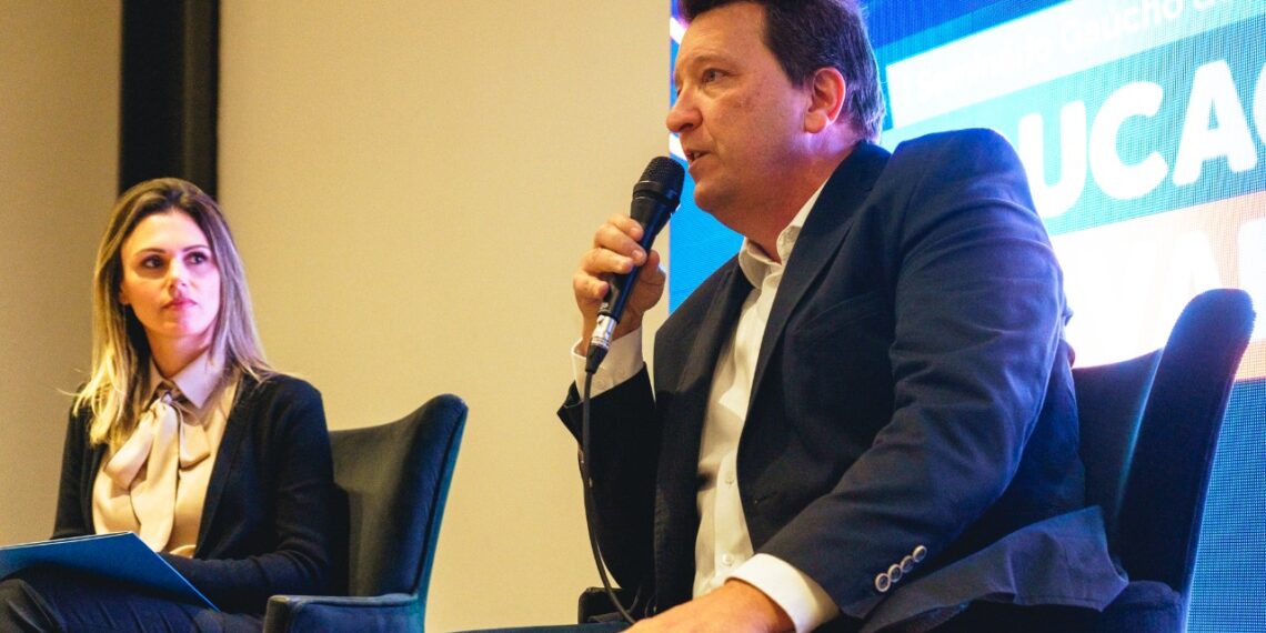 Campo Bom é sucesso em Seminário estadual da Famurs