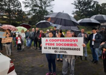 Protesto cobra do Judiciário rapidez em análise do caso Coopermovi