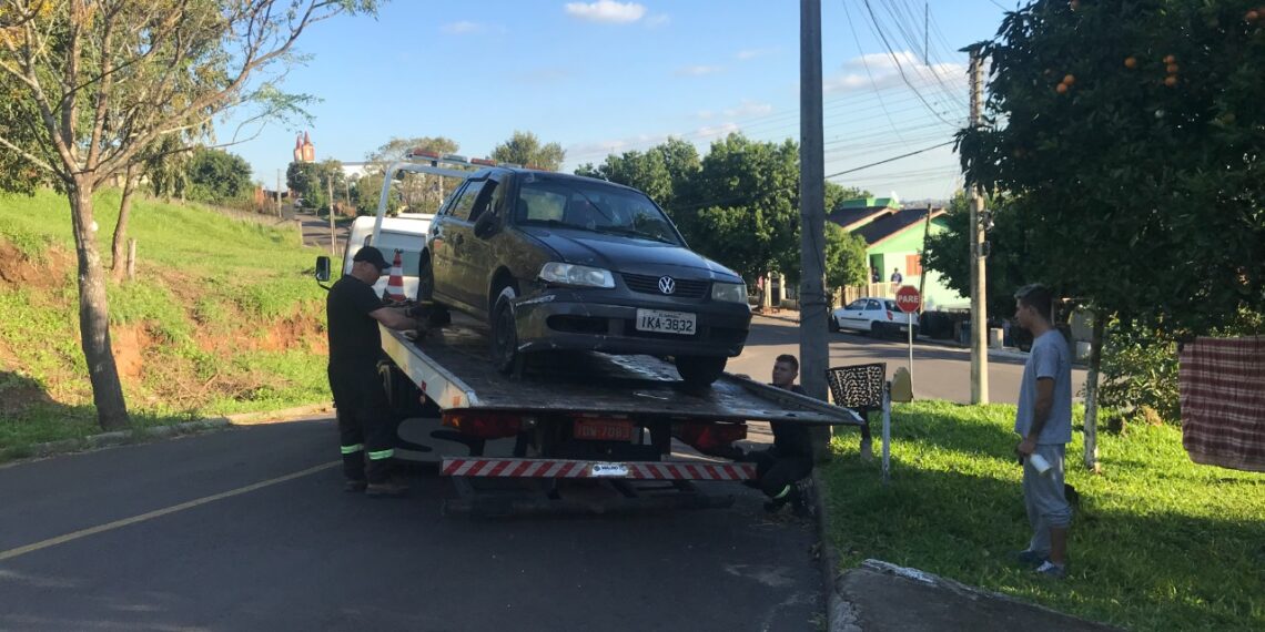 Motorista perde o controle de veículo e invade residência em Sapiranga