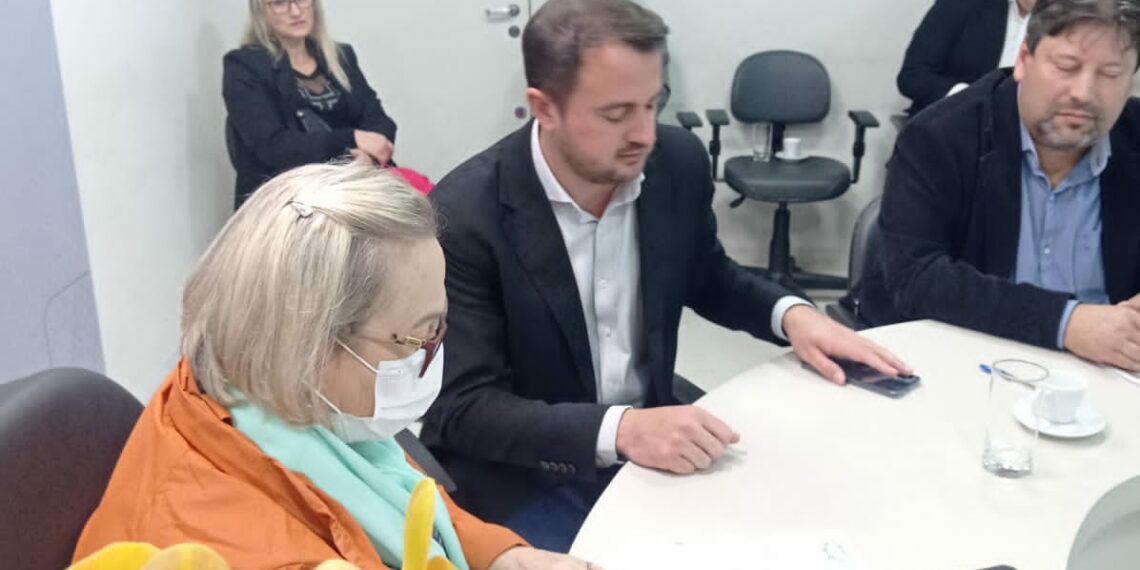 Prefeitos da Amvars encaminham demandas à Secretaria Estadual de Saúde
