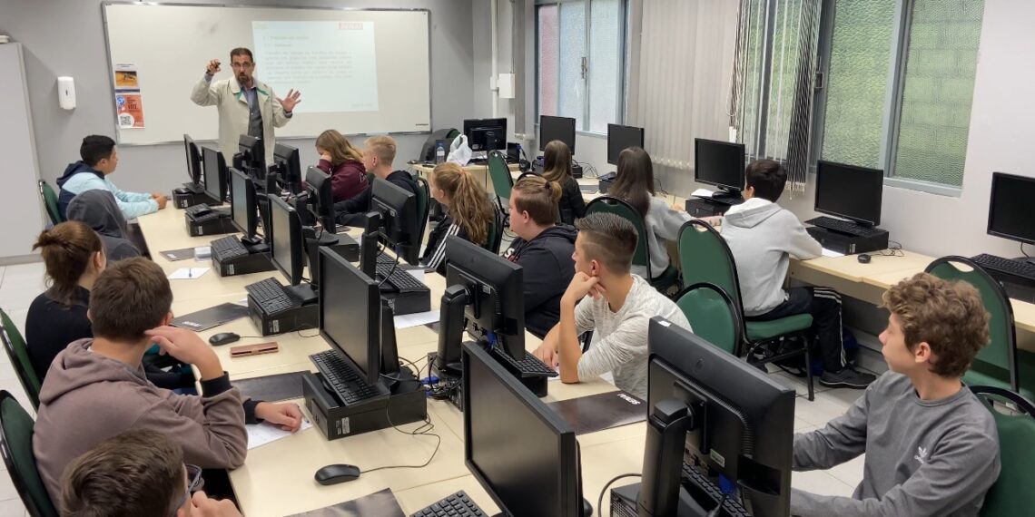 Curso gratuito do Senai para alunos do 9º ano de Sapiranga