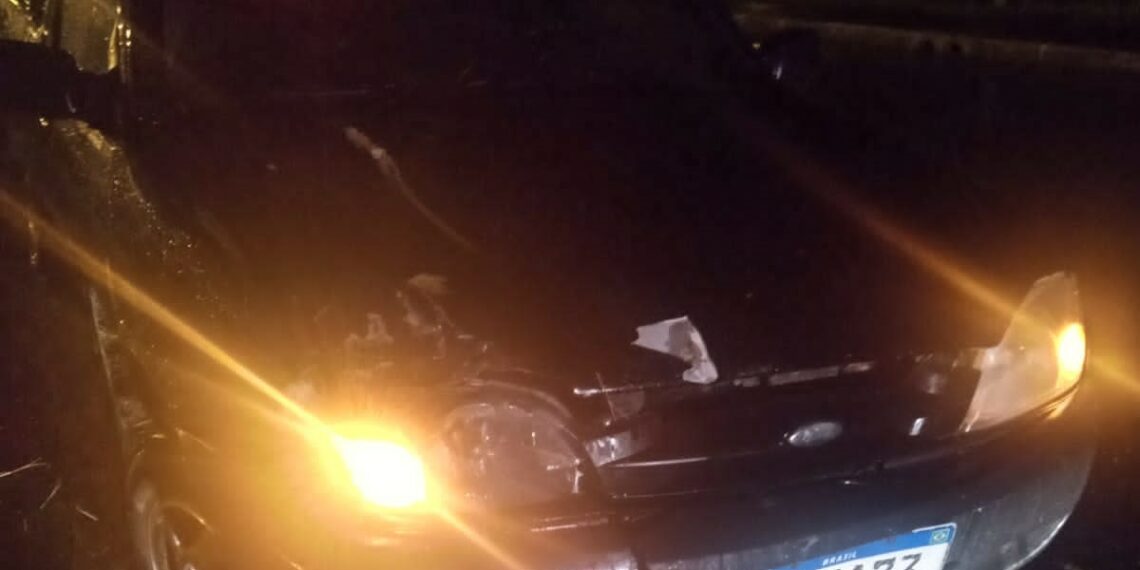 Acidente envolvendo carro e charrete deixa duas pessoas feridas em Sapiranga