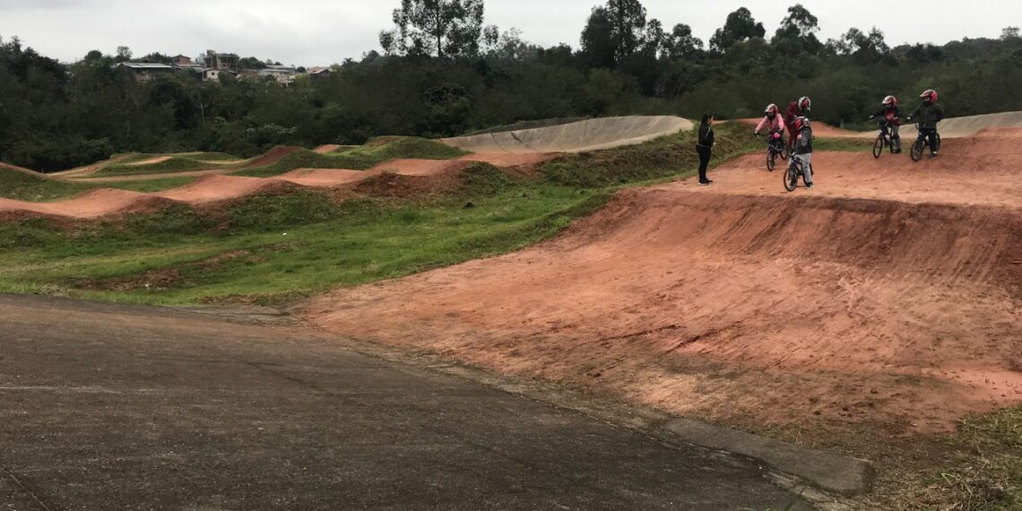 Aulas de bicicross na escola 28 de Fevereiro já têm mais de 30 alunos