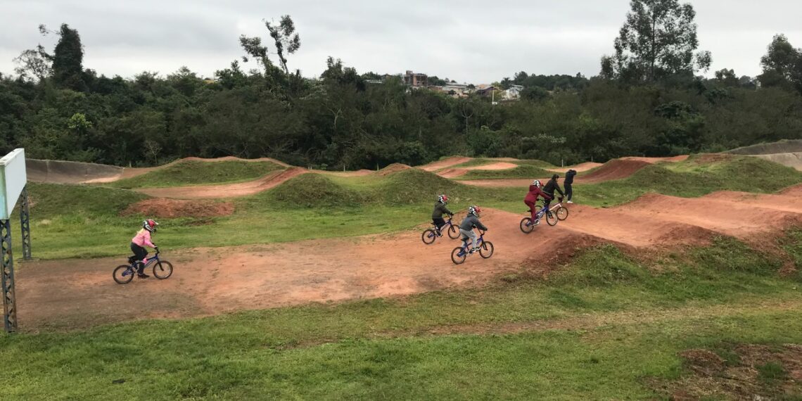 Aulas de bicicross na escola 28 de Fevereiro já têm mais de 30 alunos