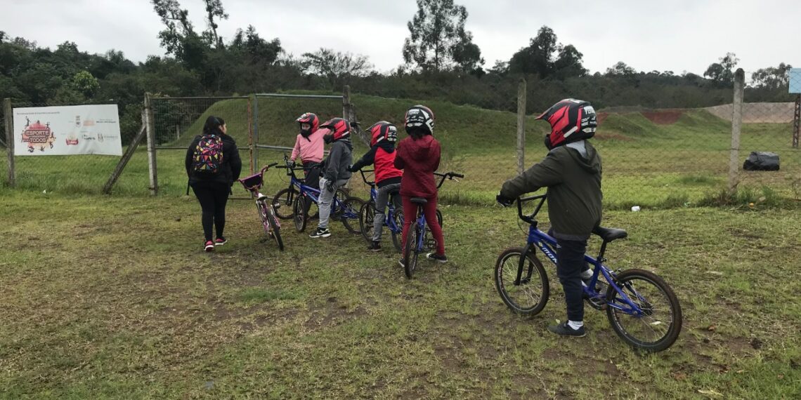 Aulas de bicicross na escola 28 de Fevereiro já têm mais de 30 alunos