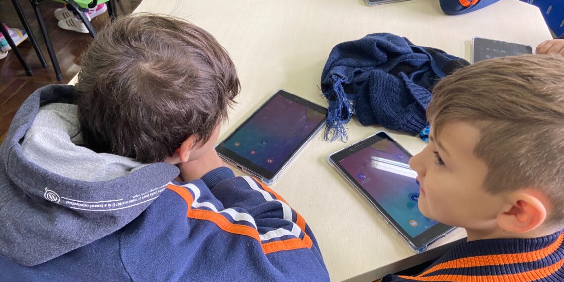 Campo Bom adquire uma nova geração de telas interativas para escolas de ensino fundamental