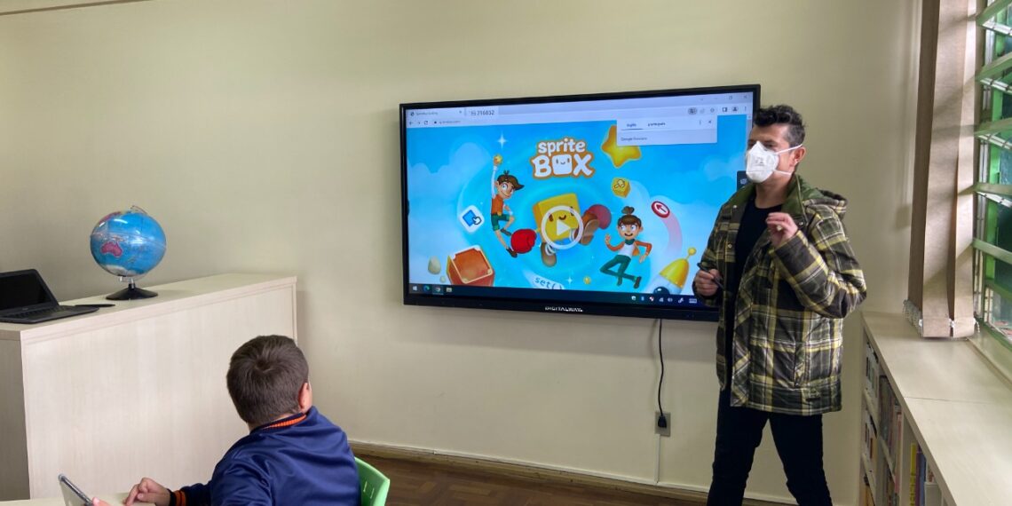Campo Bom adquire uma nova geração de telas interativas para escolas de ensino fundamental