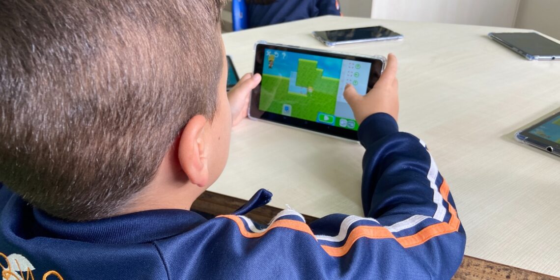 Campo Bom adquire uma nova geração de telas interativas para escolas de ensino fundamental