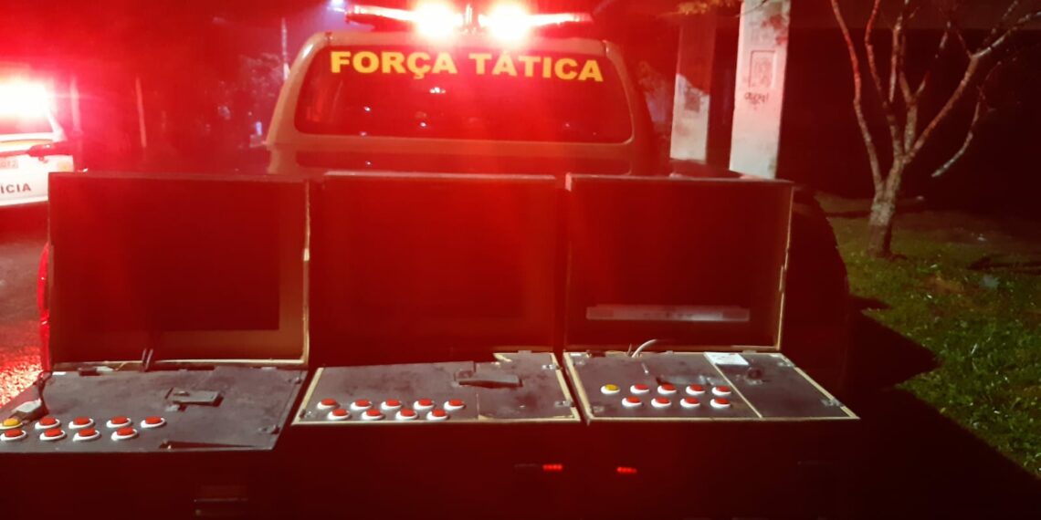 Brigada Militar apreende máquinas caça-níqueis em bar no bairro São Luiz em Sapiranga