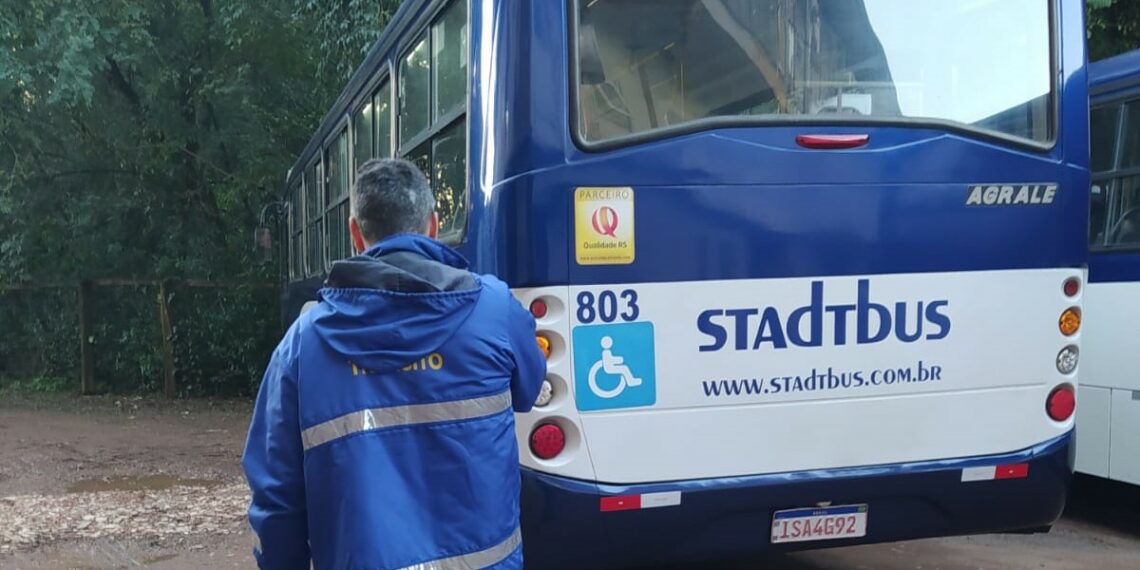 Frota de ônibus da Stadtbus passa por vistoria anual em Campo Bom
