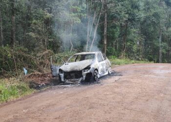 Bandidos sequestram motorista e incendeiam veículo em Sapiranga