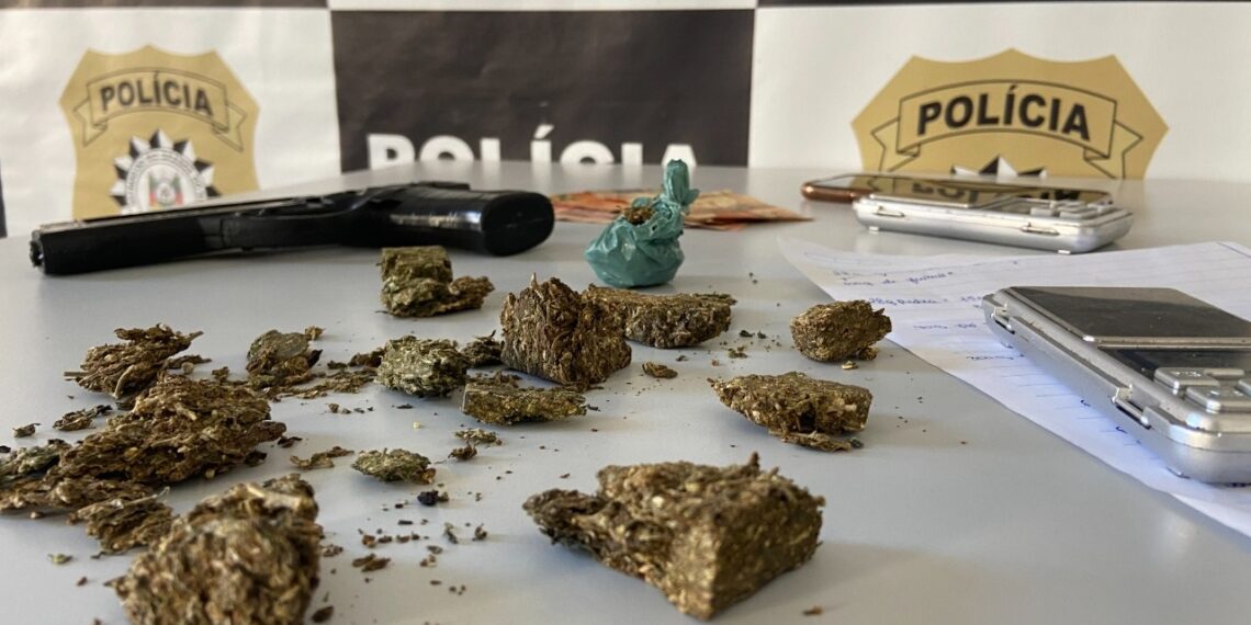 Presos por extorsão após cobrança por dívida de drogas em Nova Hartz